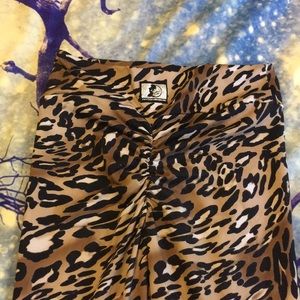 Celestial Bodiez medium leopard print leggings
